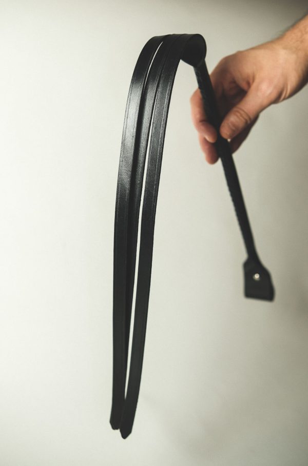 Elegant Leather Flogger by La Cortigiana