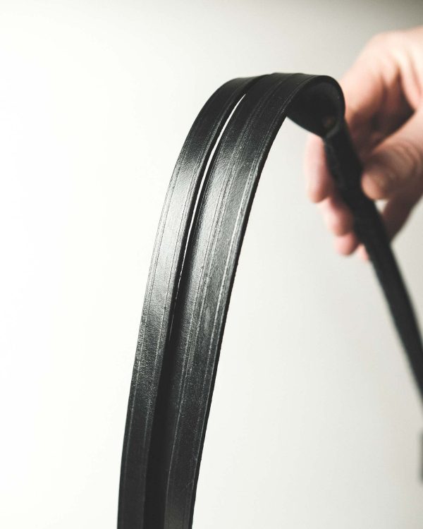 Elegant Leather Flogger by La Cortigiana
