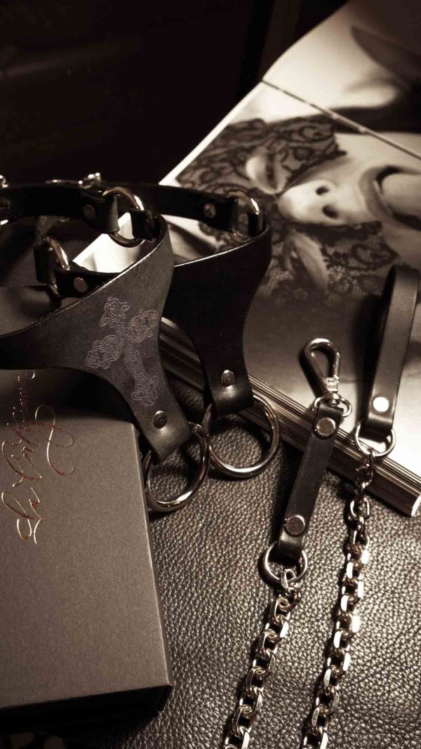 Leather choker by La Cortigiana