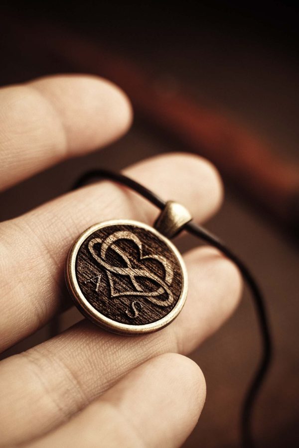 Polyamory pendant by La Cortigiana