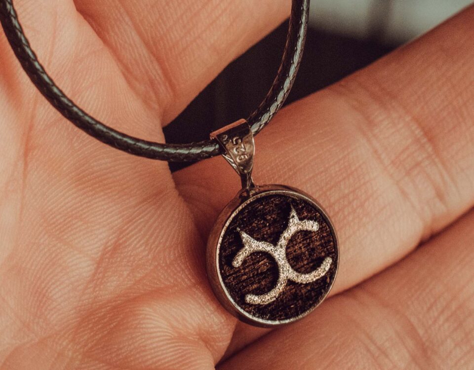 cuckold stag pendant by La Cortigiana