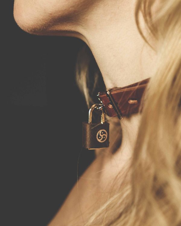 Lockable Leather Choker by La Cortigiana