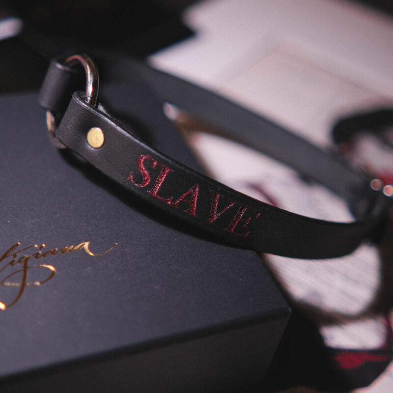 leather collar by La Cortigiana